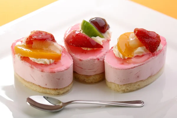 Gâteau au fromage aux fruits frais — Photo