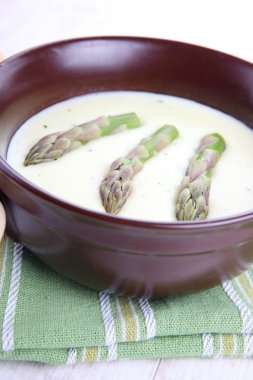 kremalı kuşkonmaz çorbası