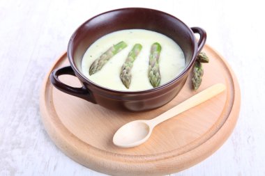 kremalı kuşkonmaz çorbası