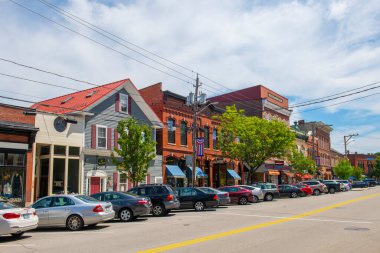 Tarihi İtalyan tarzı ticari bina ve Water Street ve Front Street 'teki Bandstand tarihi şehir merkezi Exeter, New Hampshire NH, ABD. 