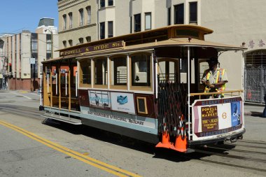 Antika Kablo Araba Powell Hyde Hattı Powell Caddesi 'nde Washington Caddesi' nde San Francisco, California CA, ABD.