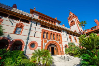 Flagler College Ponce de Leon Hall, ABD 'nin Florida FL eyaletinin tarihi St. Augustine şehrinde bulunan Flagler Koleji' nin ana binasıdır. Bu bina 1885 'te İspanyol Rönesans tarzı Ponce de Leon Oteli idi.. 