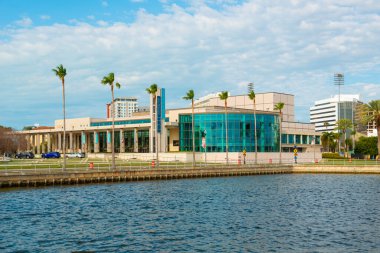 Duke Enerji Sahne Sanatları ve Mahaffey Tiyatrosu Merkezi St. Petersburg, Florida FL, ABD. 