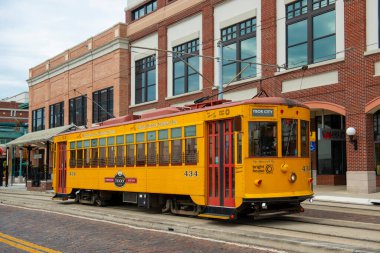 Tampa, Florida FL, ABD 'deki Ybor City Tarihi Bölgesi' nde TECO Line Tramvayı. 