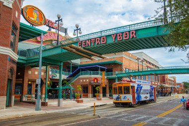 Tampa, Florida FL, ABD 'deki Ybor City Tarihi Bölgesi' nde TECO Line Tramvayı. 