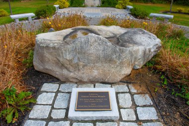 Birleşik Devletler Bağımsızlık Bildirgesi 'nin imzacısı General William Whipple' ın Anıtı, Kittery, Maine ME, ABD. 