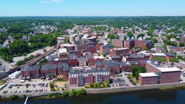 Voando Sobre Haverhill Centro Histórico Cidade Merrimack River Incluindo Edifícios — Vídeo de Stock