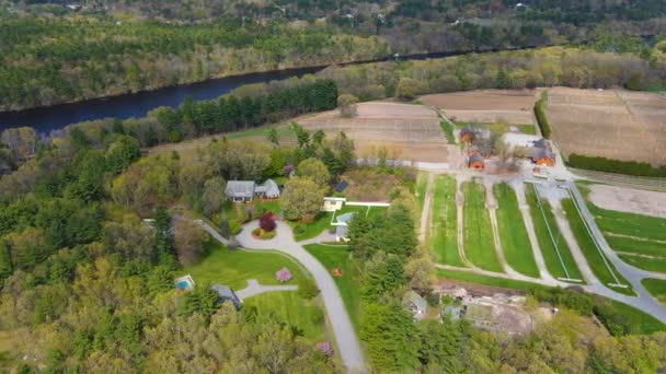美国麻萨诸塞州廷斯伯勒市Parlee农场和Merrimack河的空中景观 — 图库视频影像