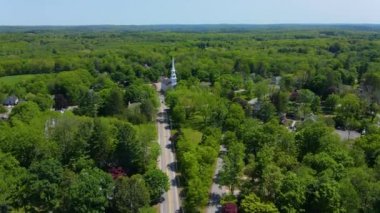 Thompson Hill Tarihi Bölgesi hava manzarası, Thompson Hill köyü, Connecticut CT, ABD 'deki ortak kilise ve kasaba içerir.. 