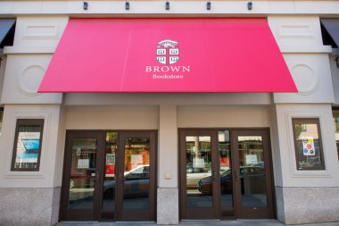 Brown Üniversitesi 'nde Brown Kitapevi, Thayer Caddesi, 244 numara, College Hill, Providence, Rhode Island RI, ABD' de Angell Caddesi 'nde..  
