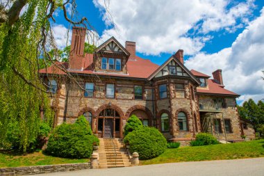 Prescott Estate 1885 yılında Newton Centre, Newton Centre, Massachusetts MA, ABD 'deki 770 Centre Street' te inşa edilmiş tarihi bir evdir.. 