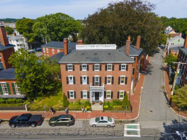 Salem, Massachusetts MA, ABD 'nin tarihi şehir merkezinde 31 Washington Meydanı' nda Federal tarzda Beyaz Saray hava manzarası. 