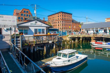 Portland, Maine ME, ABD 'deki Long Wharf' ta 180 Commercial Street 'teki Portland Istakoz Şirketi restoranı.. 