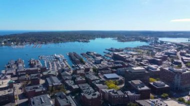 Portland Old Port ve Fore River 'ın panoramik hava görüntüsü Portland şehir merkezinde, Maine ME, ABD. 