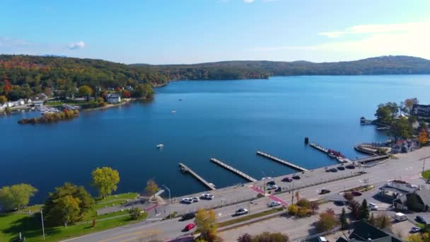 Waterfront Meredith Bay Lake Winnipesaukee Meredith Town Center Aerial View — Stock Video