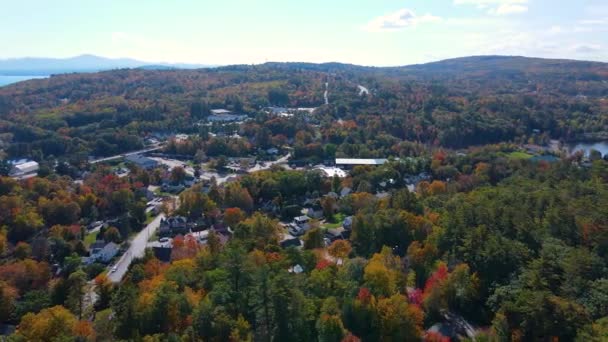 Panorama Luftaufnahme Des Lake Waukewan Herbst Vom Stadtzentrum Von Meredith — Stockvideo