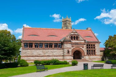 Thomas Crane Public Library is a city library at 40 Washington Street in historic city center of Quincy, Massachusetts MA, USA. The building was built in 1881 with Richardsonian Romanesque style. 