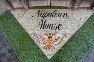 Napolyon Evi, nam-ı diğer Belediye Başkanı Girod Evi, New Orleans, Louisiana LA, ABD 'deki St. Louis Caddesi' ndeki 500 Chartres Sokağı 'nda..