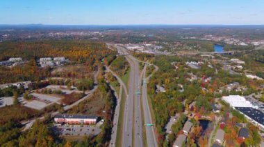 ABD 3. Otoyol 1. Çıkış ve sonbahar yapraklı manzara manzarası, New Hampshire NH, ABD.