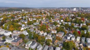 Clark Üniversitesi ve Üniversite Parkı hava manzarası ile sonbahar yeşillikleri ile Worcester City, Massachusetts MA, ABD.