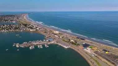 Nantasket Plajı, Weir Nehri ve Hingham Körfezi Aeral Manzaralı Hull, Massachusetts MA, ABD 'de sonbahar yeşillikleri.
