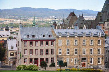 Saint Denis Bulvarı, Quebec City, Quebec QC, Kanada 'daki eski Quebec City evi. Tarihi Quebec Şehri UNESCO 'nun Dünya Mirası Alanıdır.. 
