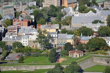 Quebec City Rue D 'Auteuil Sokağı hava manzaralı, Observatoire de la Capitale, Quebec, Kanada. Tarihi Quebec Şehri UNESCO 'nun Dünya Mirası Alanıdır.. 