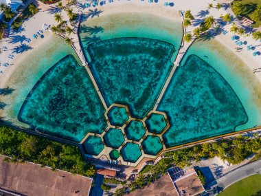 Bahamalar 'daki Cennet Adası' ndaki Atlantis Oteli 'nin üst manzarası..