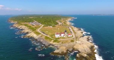 Kunduz Kuyruklu Deniz Feneri yaz mevsiminde Jamestown, Rhode Island RI, ABD. Bu deniz feneri, 1856 'da inşa edilmiş, Conanicut Adası' ndaki Narragansett Körfezi girişinde..