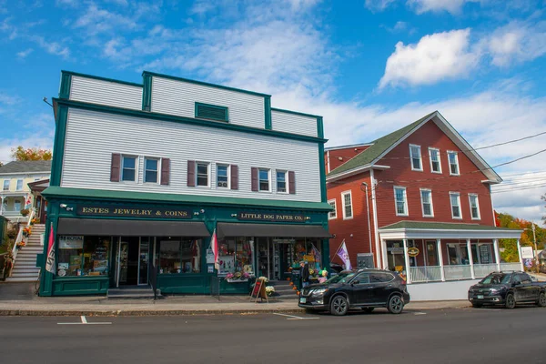 アメリカ ニューハンプシャー州メレディスの歴史的な町の中心部にある31メインストリートにある歴史的な商業ビル — ストック写真