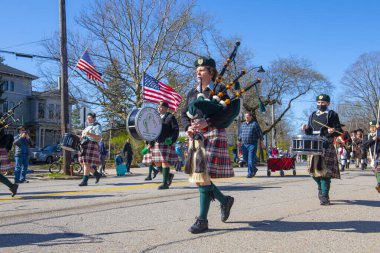 Vatanseverler Günü Geçidi ve Amerikan Devrimci Savaşı canlandırması Concord, Massachusetts MA, ABD 'de. 