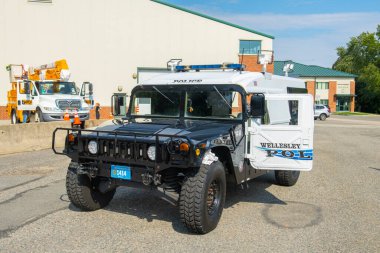 Wellesley antik Hummer H1 Polis arabası Wellesley, Massachusetts MA, ABD. 