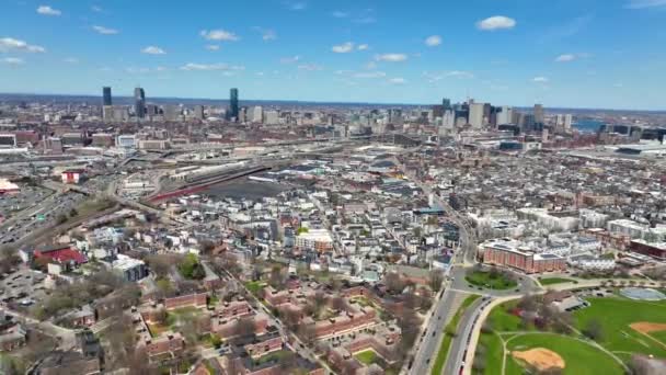 Boston Downtown Financial District Back Bay Skyline Luchtfoto Het Voorjaar — Stockvideo