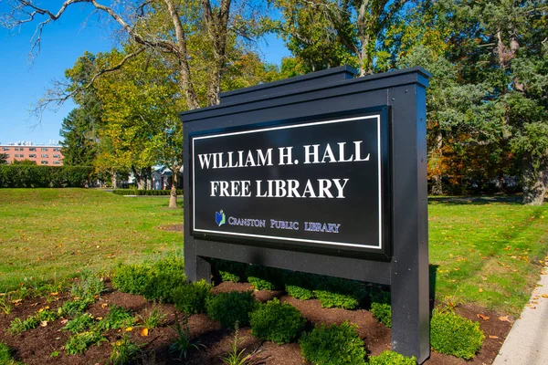 Cranston Public Library William Hall Library 1825 Broad Street City — стокове фото