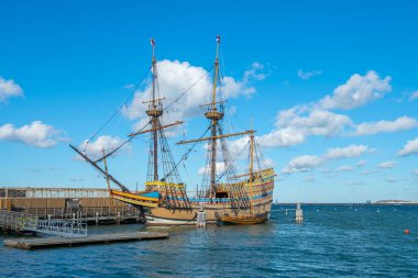 Antik gemi Mayflower II, ABD 'nin Massachusetts MA eyaletinin Plymouth kentindeki State Pier limanına yanaştı..