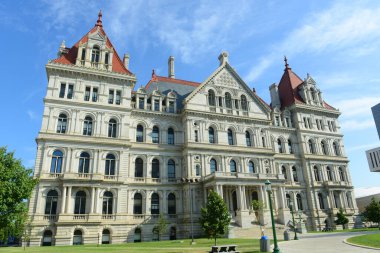 New York State Capitol binası Albany şehir merkezinde, New York, New York, ABD. Bu bina 1867 'de Romanesque Revival ve Neo-Rönesans tarzıyla inşa edildi..