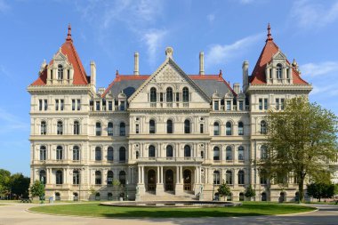 New York State Capitol binası Albany şehir merkezinde, New York, New York, ABD. Bu bina 1867 'de Romanesque Revival ve Neo-Rönesans tarzıyla inşa edildi..