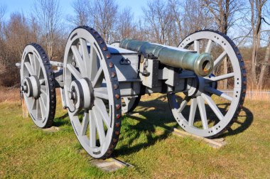 Cannon in Saratoga National Historical Park, Saratoga County, Upstate New York NY, USA. This is the site of the Battles of Saratoga in the American Revolutionary War.