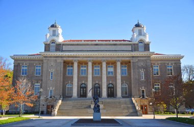 Carnegie Kütüphanesi 1905 yılında Syracuse Üniversitesi, New York Eyaleti, New York, ABD 'de kurulmuştur..