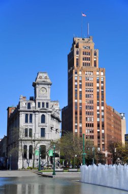 Syracuse şehir merkezindeki Gridley Binası ve Eyalet Kulesi, New York State NY, ABD. State Tower with Art Deco style building halen Syracuse 'daki en yüksek bina..