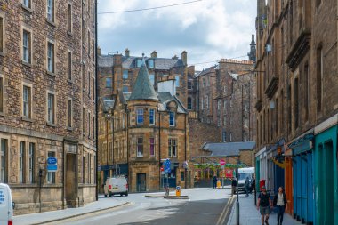 Edinburgh, İskoçya 'daki Candlemaker Row' daki tarihi ticari bina. Eski Edinburgh kasabası 1995 yılından beri UNESCO 'nun Dünya Mirasları Alanıdır.. 