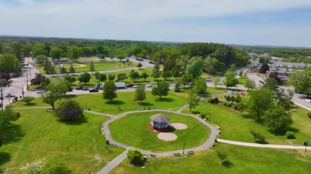 Burlington Historic Town Center Aerial View Summer Including Town Common — Vídeos de Stock