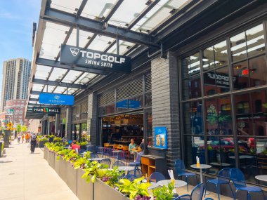 Tarihi West End Boston, Massachusetts MA, ABD 'deki Causeway Kuzey İstasyonu Hub' da açık uzay restoranı. 