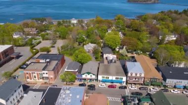 Bar Limanı tarihi şehir merkezi ana caddedeki hava manzarası, Bar Harbor, Maine ME, ABD. 