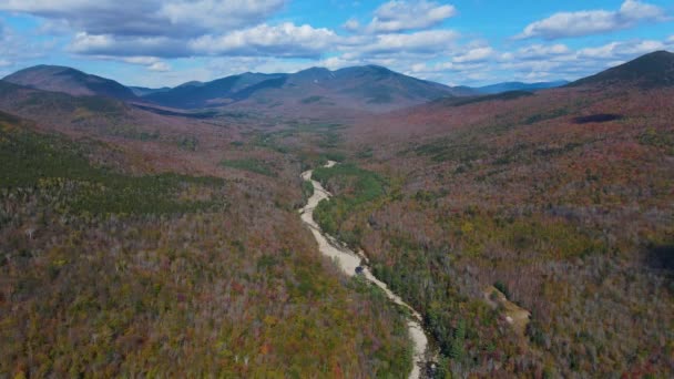 Las Narodowy White Mountain Dolina Rzeki Pemigewasset Spadają Liści Autostradzie — Wideo stockowe