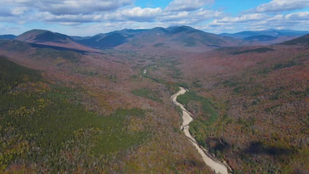 White Mountain National Forest Pemigewasset River Valley Fall Foliage Kancamagus — Stock Video
