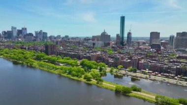 Boston şehir merkezi ve Back Bay modern şehir silueti John Hancock Tower, Prudential Tower, ve One Dalton Street in Boston, Massachusetts MA, ABD.  