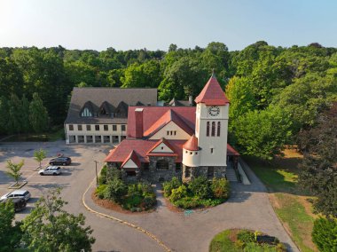 Belmont Üniteryen Evrensel Havacılık Bölümü 'ndeki ilk kilise tarihi şehir merkezi Belmont, Massachusetts MA, ABD' de 404 Concord Bulvarı 'nda.. 