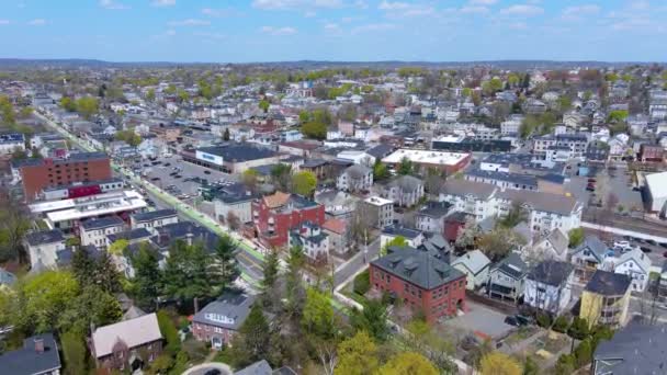 Luftaufnahme Des Stadtzentrums Von Somerville Auf Der Somerville Avenue Frühling — Stockvideo