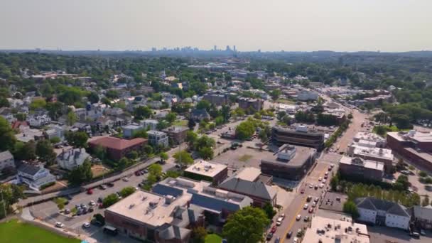 Watertown Main Street Luftaufnahme Mit Bostons Moderner Stadtsilhouette Hintergrund Historischen — Stockvideo